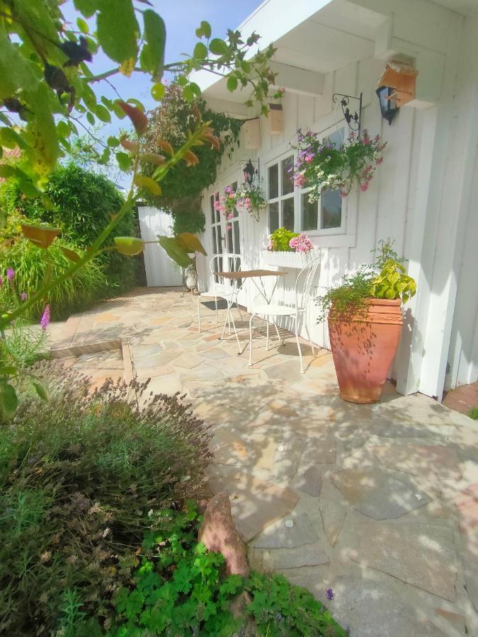 Luana'S White Cottage Surwold Buitenkant foto